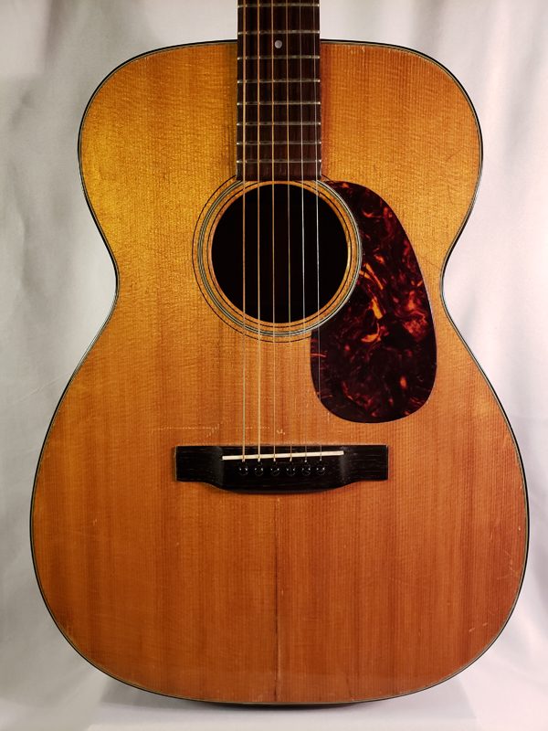 Vintage 1963 Martin OO-18 small body guitar