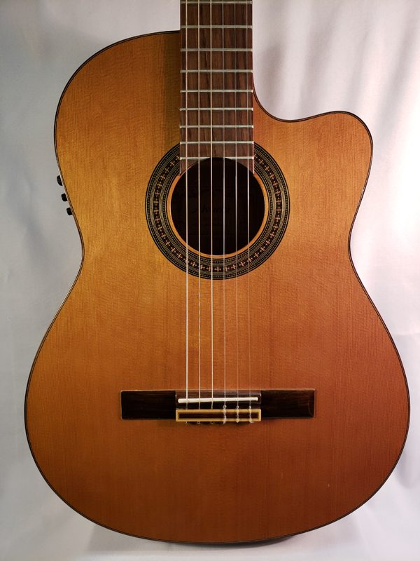 Alvarez AC65CE classical guitar